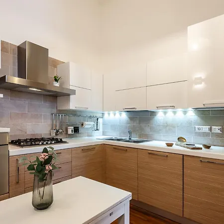 Stayeasy Montenero48 - Portaromana Center Апартаменты *