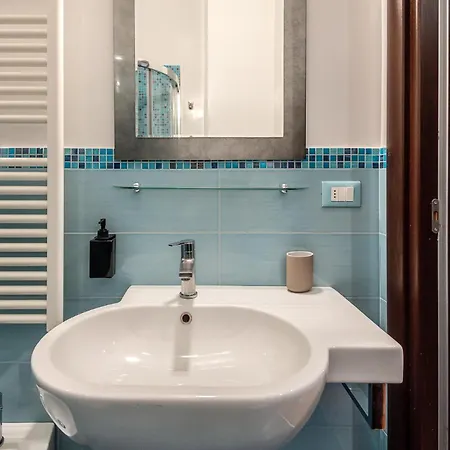Stayeasy Montenero48 - Portaromana Center Апартаменты *
